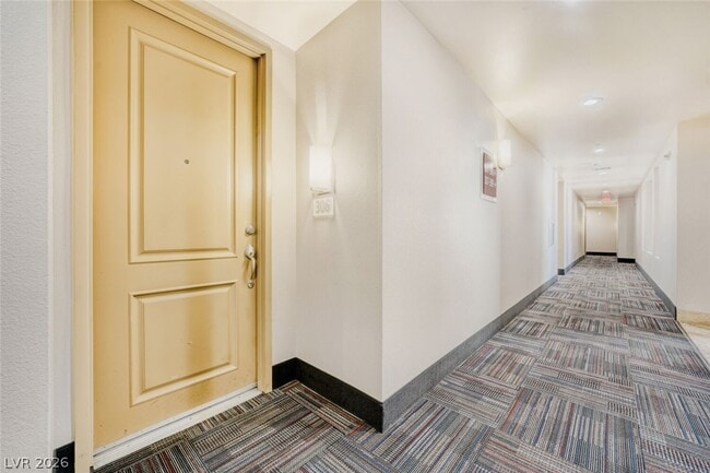 Building Photo - 43 E Agate Ave