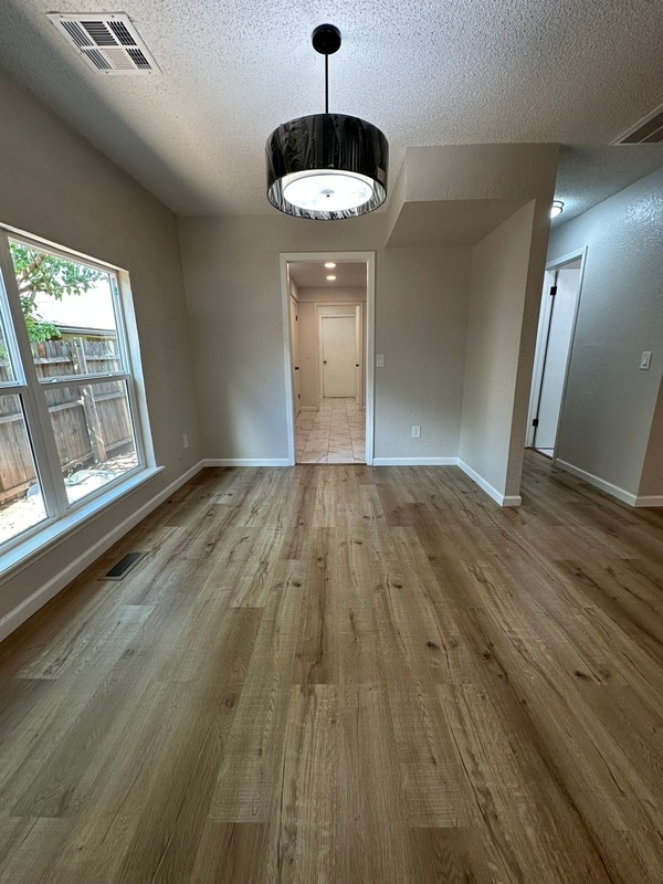 Building Photo - 8915 N Rockwell Dr