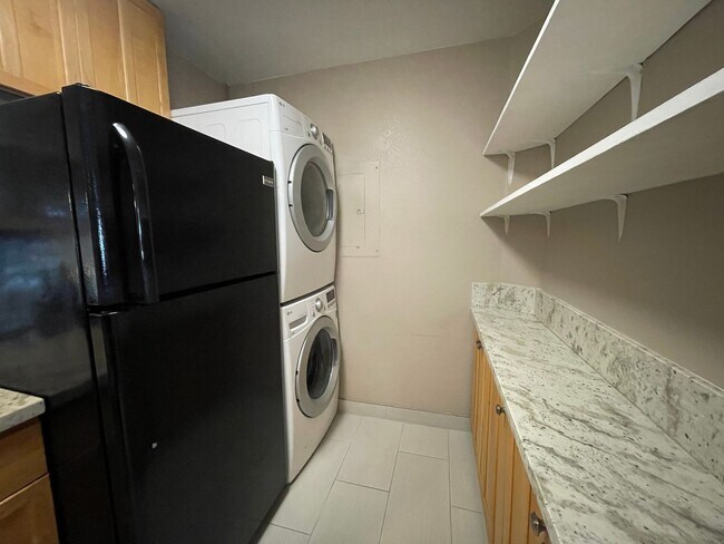 Building Photo - Renovated Napilihau Villages Two Bedroom