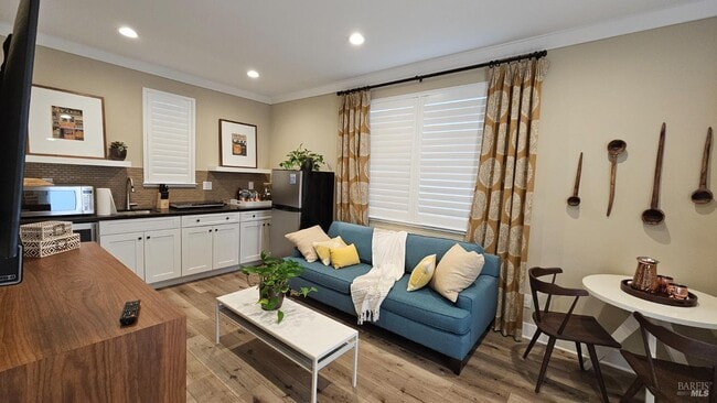 Building Photo - 706 Hydrangea Dr