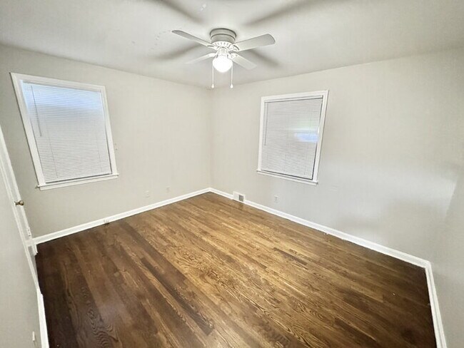 Building Photo - 3119 Queensgate Ave