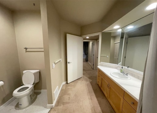 Building Photo - 925 110th Ave NE