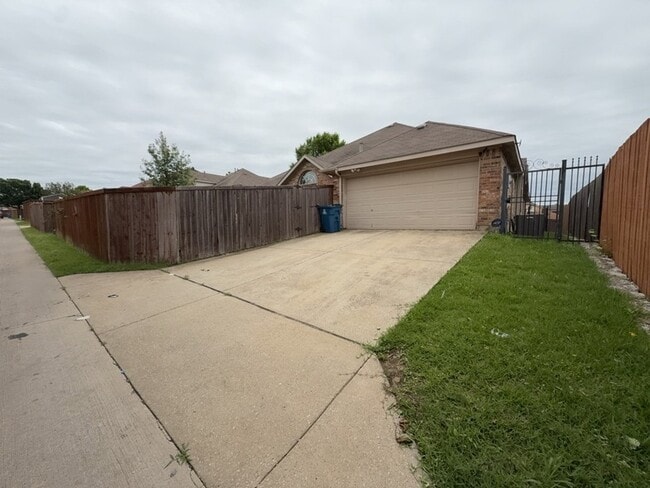 Building Photo - 1541 Mountain Laurel Ln