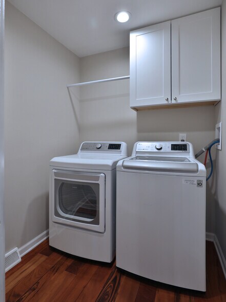 Building Photo - 7002 Wethersfield Pl