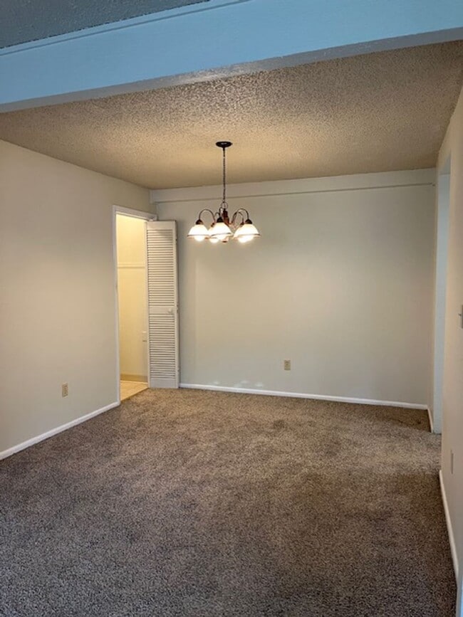 Building Photo - LOVELY spacious 2 bed/2 bath Westminster condo