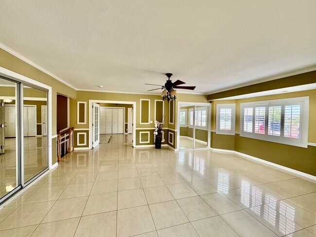 Building Photo - Available now | A 4 Bedroom, 2 Bathroom Si...