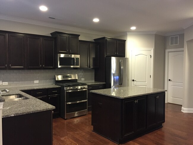 Building Photo - 2618 Snap Dragon Dr