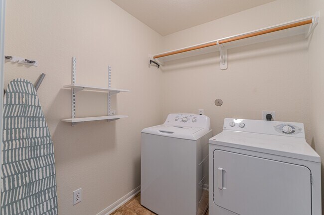 Building Photo - 5214 Sunlight Hill Ct