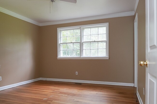 Building Photo - Adorable Three Bedroom in Beaufort