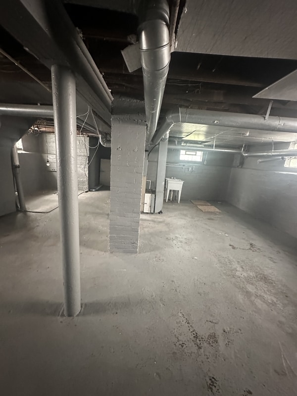Building Photo - 13401 S Parkway Dr