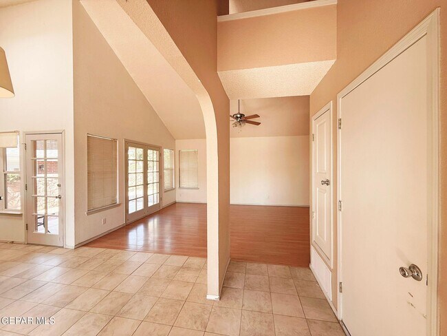 Building Photo - 1517 Desierto Rico Ave