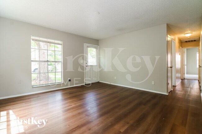 Building Photo - 3819 17th Ave S