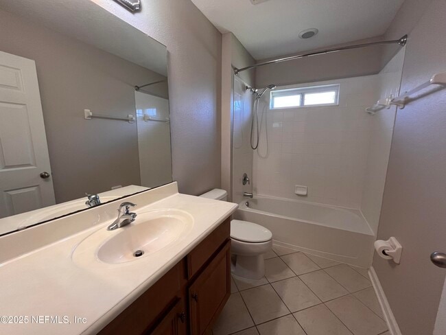 Building Photo - 3875 Buckthorne Dr