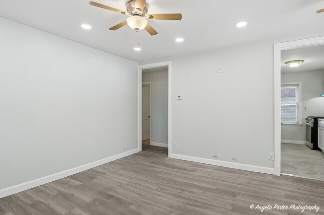 Building Photo - 33759 N Lake Shore Dr