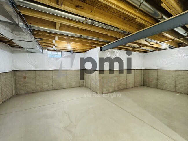 Building Photo - 5749 Shadowfair Ln