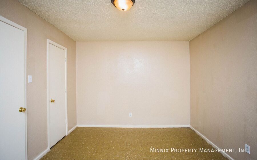 Building Photo - 631 S Crosby St