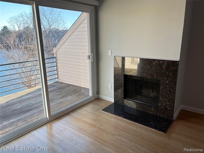 Building Photo - 2830 Davison Ave