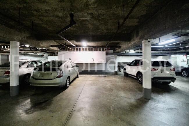 Building Photo - La Jolla, 5383 Chelsea St #104, Beautiful Ocean Views, Controlled Access Building and Parking!