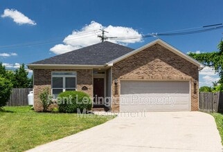 Building Photo - 749 Whispering Brook Trce