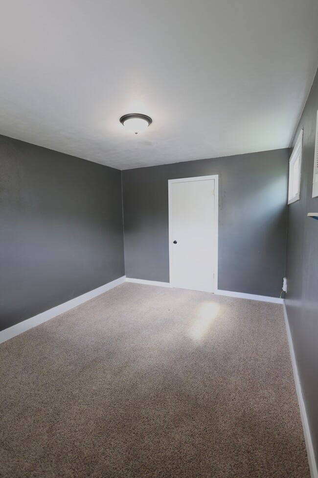 Building Photo - 2851 Fillmore Ln