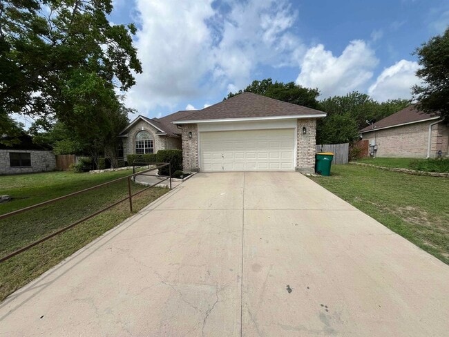 Building Photo - 116 River Knoll