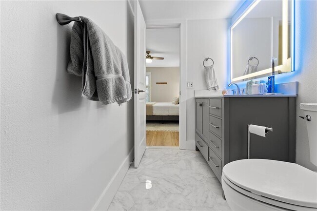 Building Photo - 6287 Bahia Del Mar Cir N