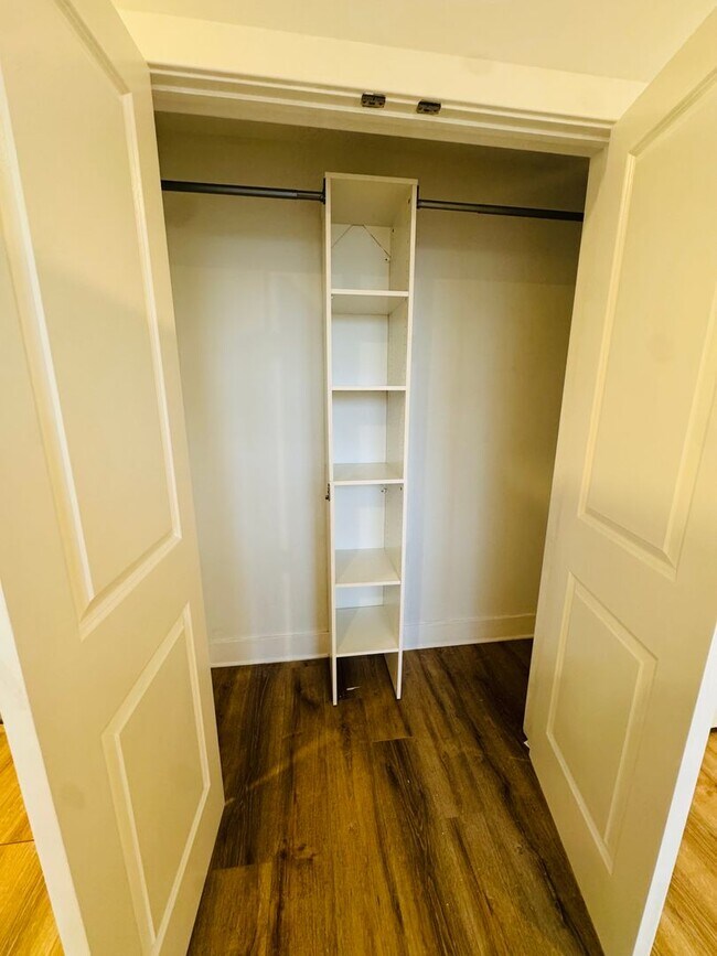 Building Photo - 4242 W Girard Ave