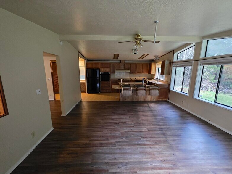 Building Photo - 20835 Valsetz Rd