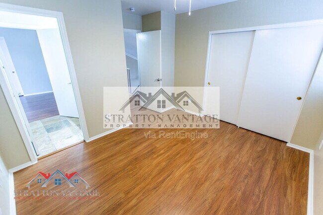 Building Photo - 7420 W Los Gatos Dr