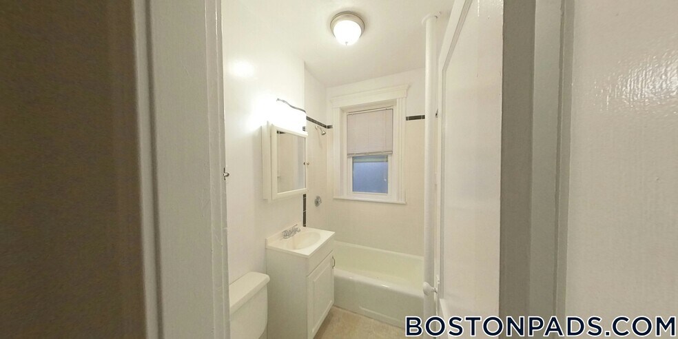 Building Photo - 1450 Commonwealth Ave