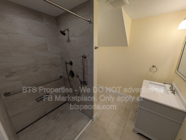 Building Photo - 3612 North Harvard Avenue