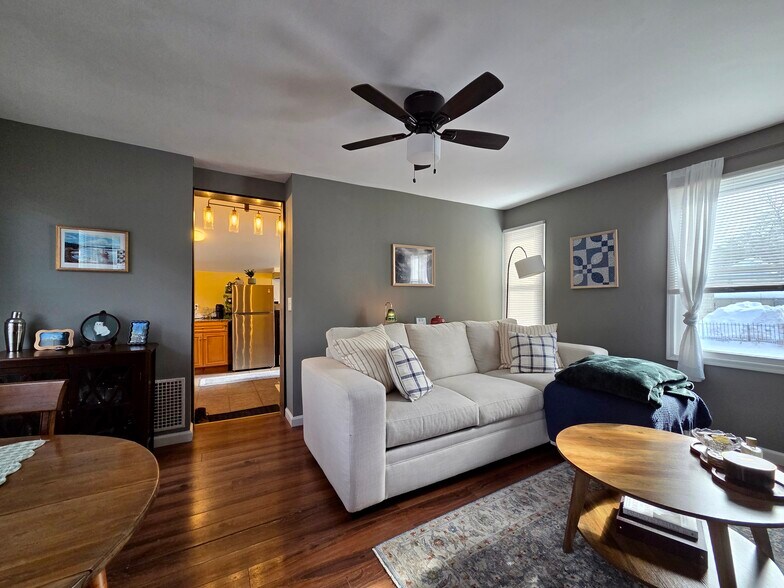 Building Photo - 814 South Ave