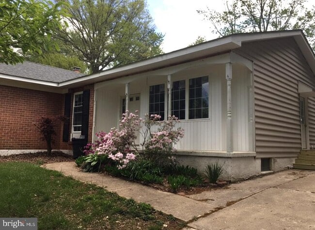 Primary Photo - 1516 Cedarwood Dr