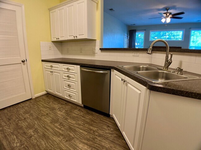 Building Photo - Cypress Point Condo for Rent