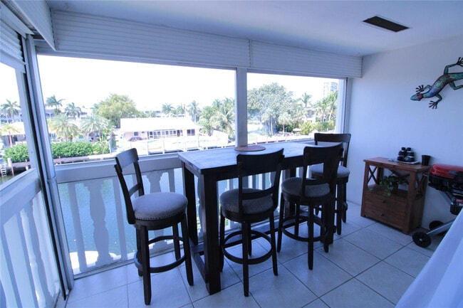 Building Photo - 470 Paradise Isle Blvd