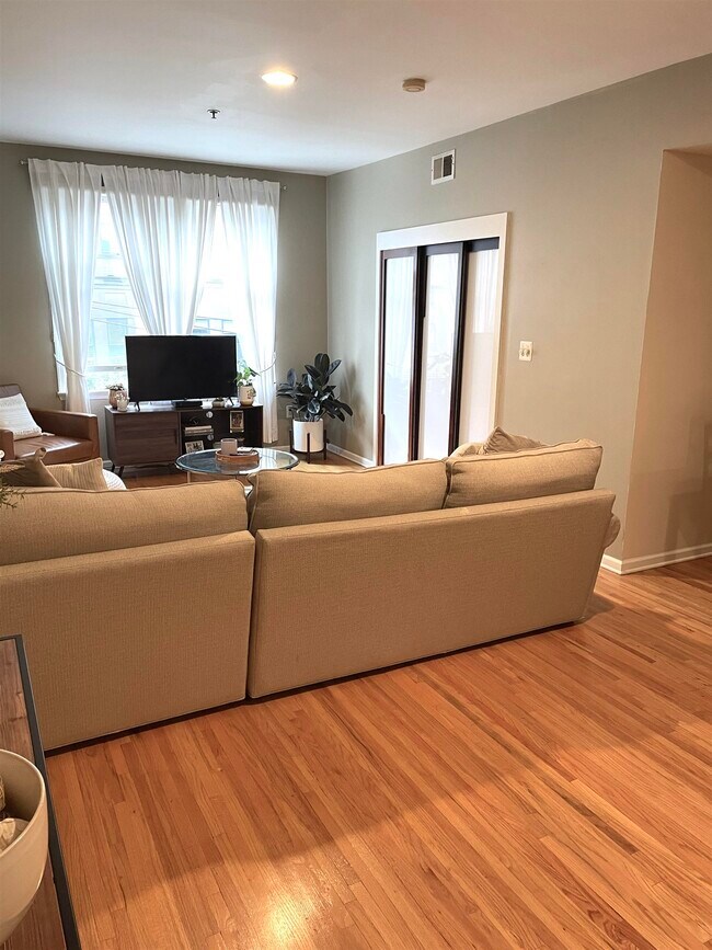 Building Photo - 81 Jefferson St