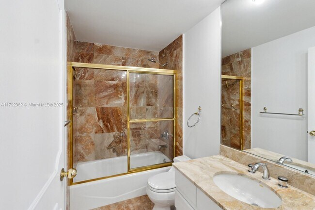 Building Photo - 888 Brickell Key Dr