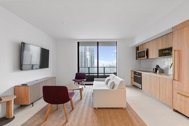 Building Photo - 125 NE 6th St