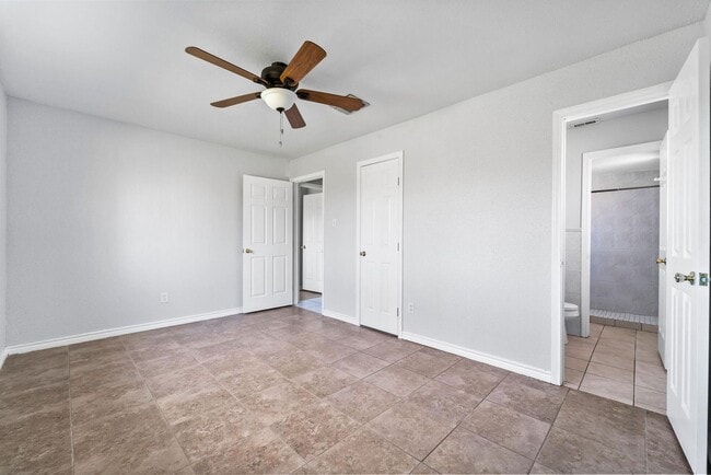 Building Photo - 13806 Long Glen Dr