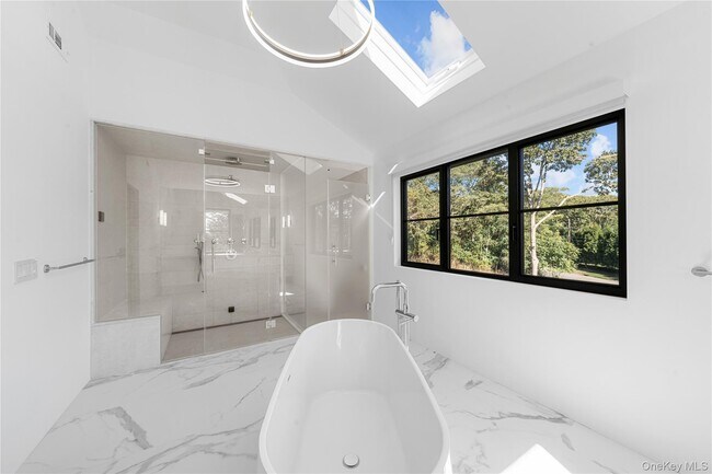 Building Photo - 15 Atterbury Rd