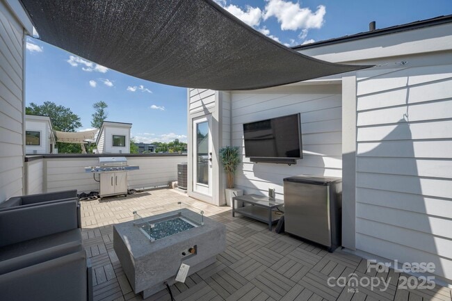 Building Photo - 1033 Wesley Terrace Ave