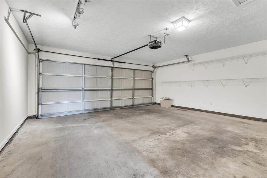 Building Photo - 2638 Queens Hollow Ct