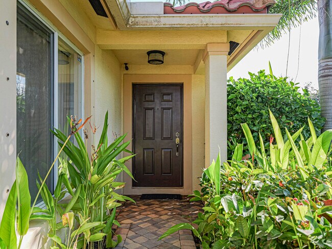 Building Photo - 5520 45th Ave