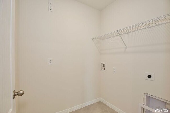 Building Photo - Modern 4/2 Home in Sanford with Open Concept Living and 2 Car Garage!