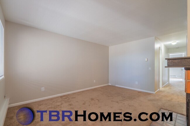Building Photo - 7855 Barbara Ann Dr