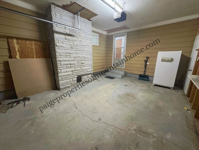 Building Photo - 425 Ashington Dr