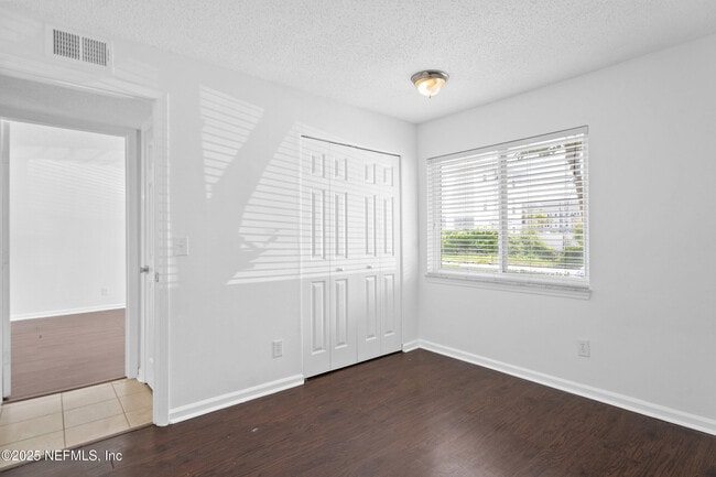 Building Photo - 6552 La Mirada Dr E