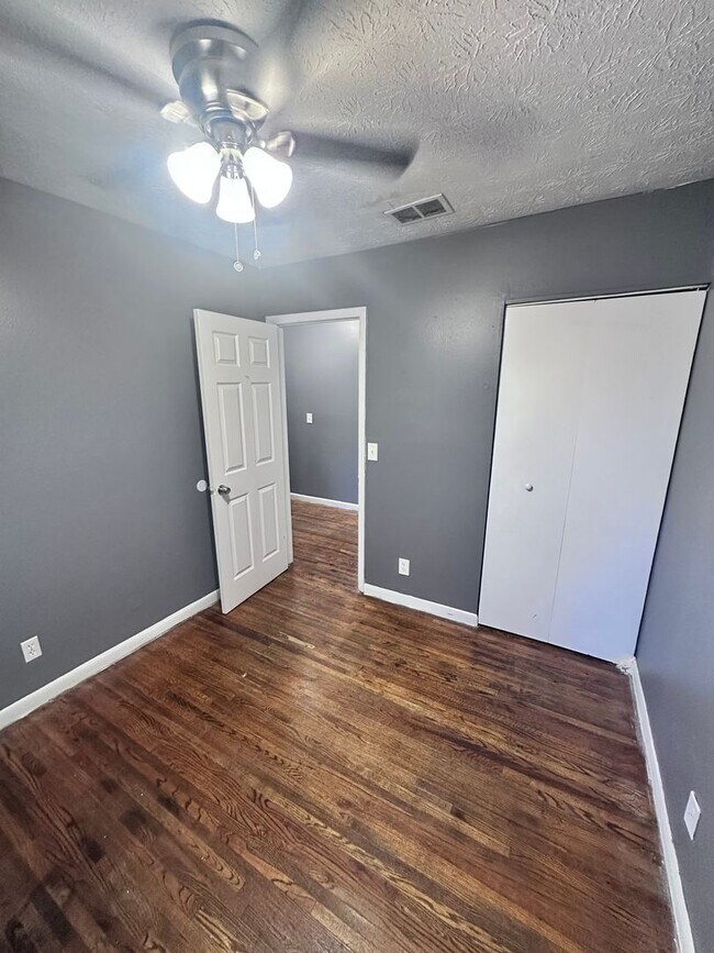 Building Photo - 3620 Effee St