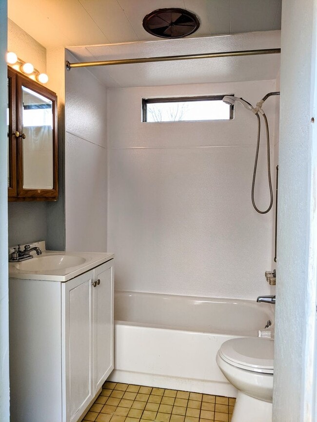 Building Photo - One bed mobile home- Aston, PA