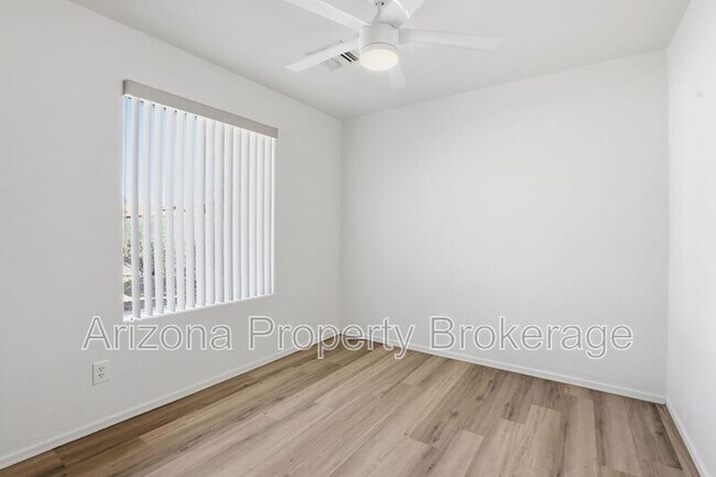 Building Photo - 2325 W Stottler Dr